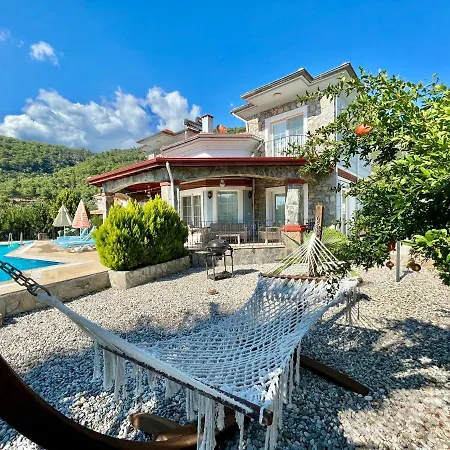 4 Bedroom - 3 Bathroom - 8 Person, Private Pool - Private 1000m2 Garden, DETACHED Villas, Unlimited WiFi - Free Parking *