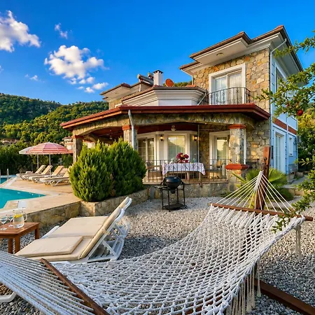 Sana - Private Pool 4br Nature Retreat - 페티예